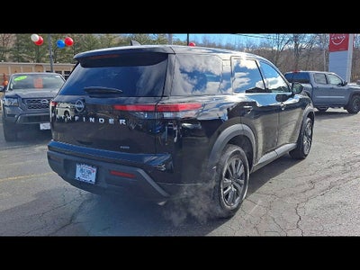 2025 Nissan Pathfinder S