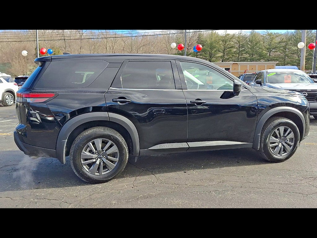 2025 Nissan Pathfinder S