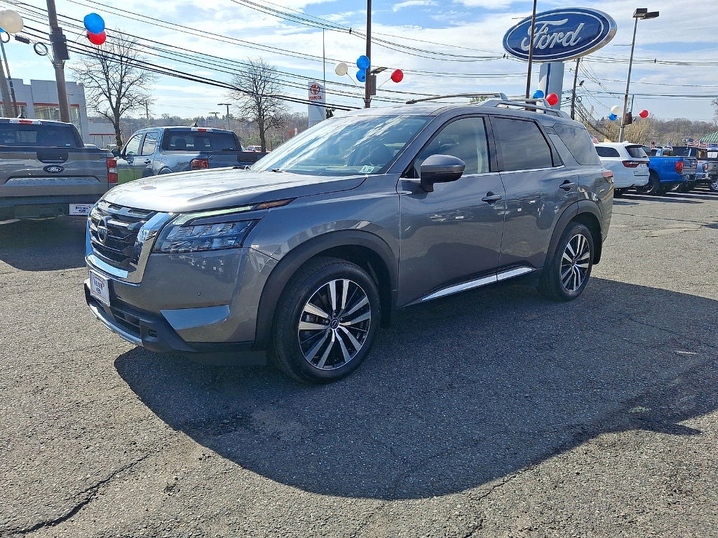 2025 Nissan Pathfinder Platinum