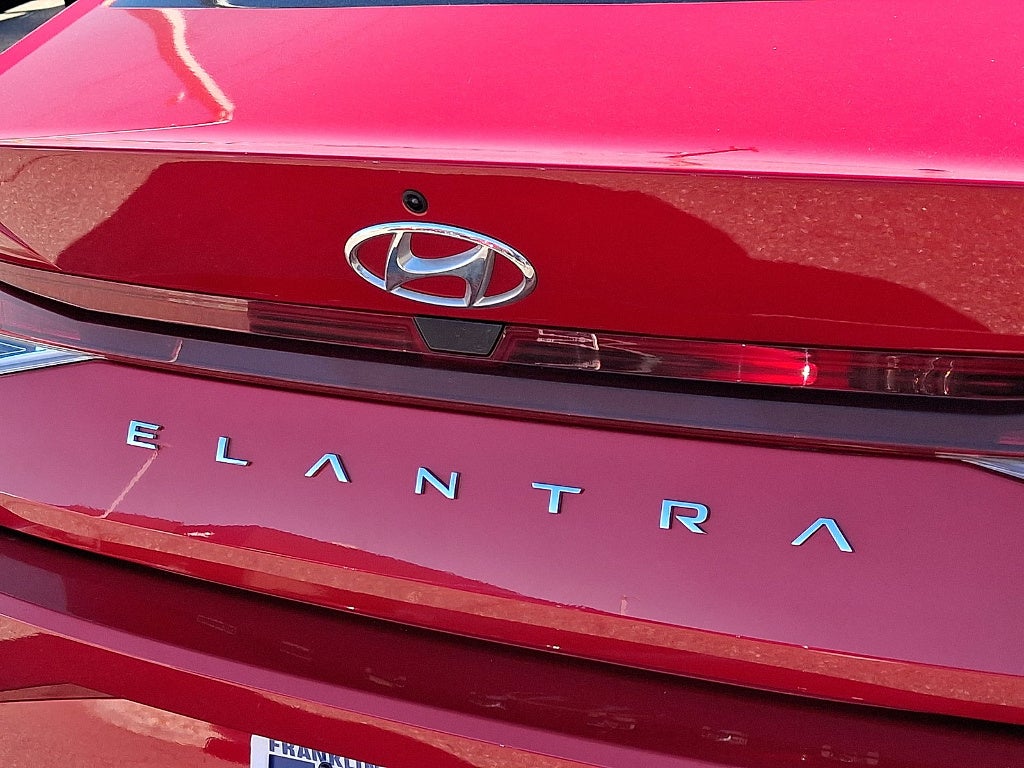 2023 Hyundai Elantra SE
