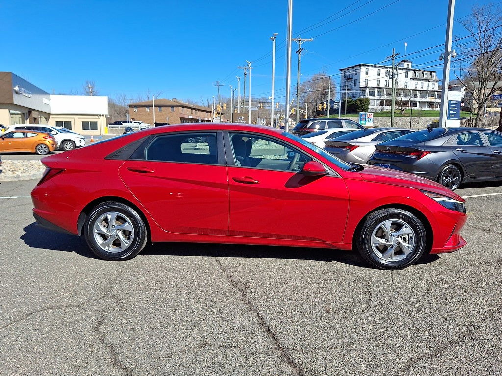2023 Hyundai Elantra SE