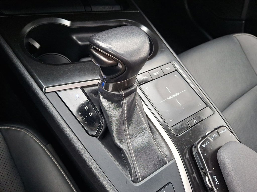2019 Lexus UX 250h Base