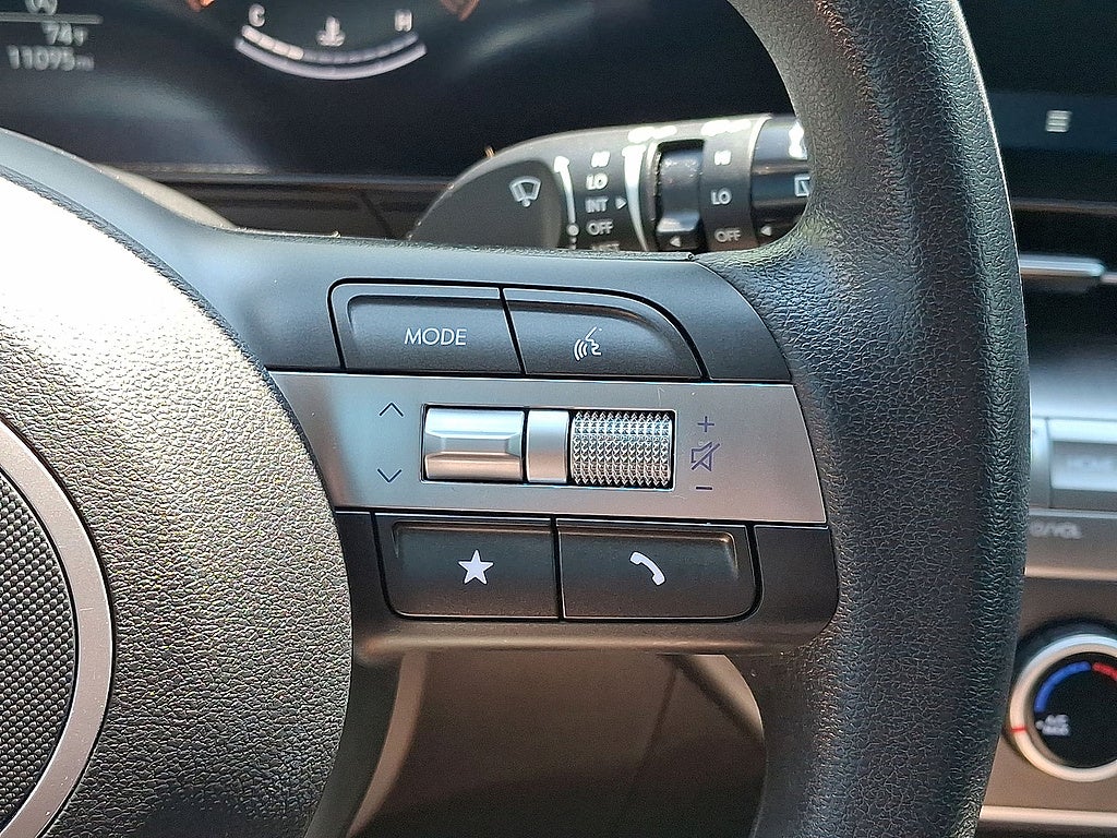 2025 Hyundai Kona SE