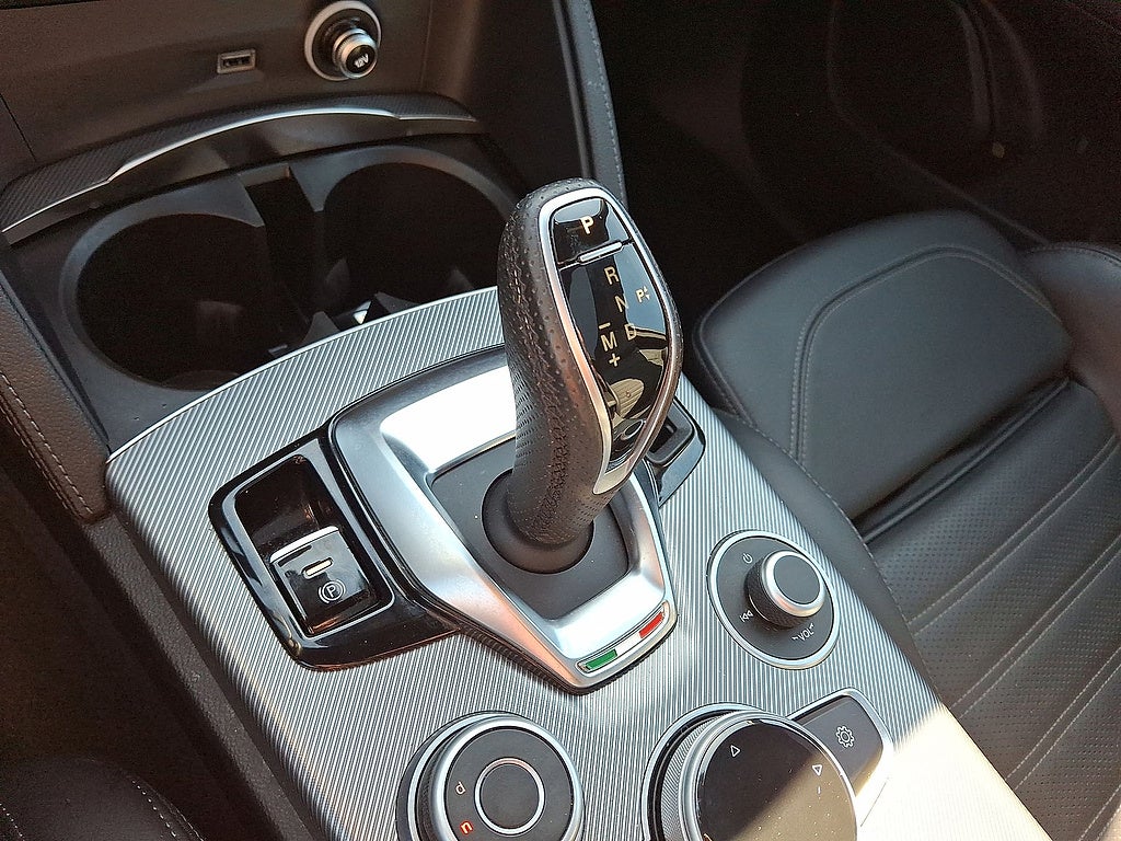 2024 Alfa Romeo Stelvio Veloce