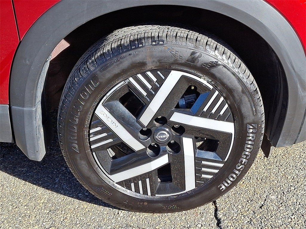 2025 Nissan Kicks SV