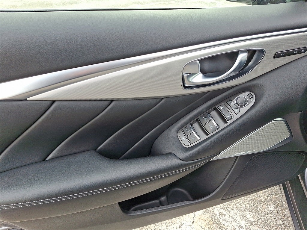 2022 INFINITI Q50 LUXE AWD