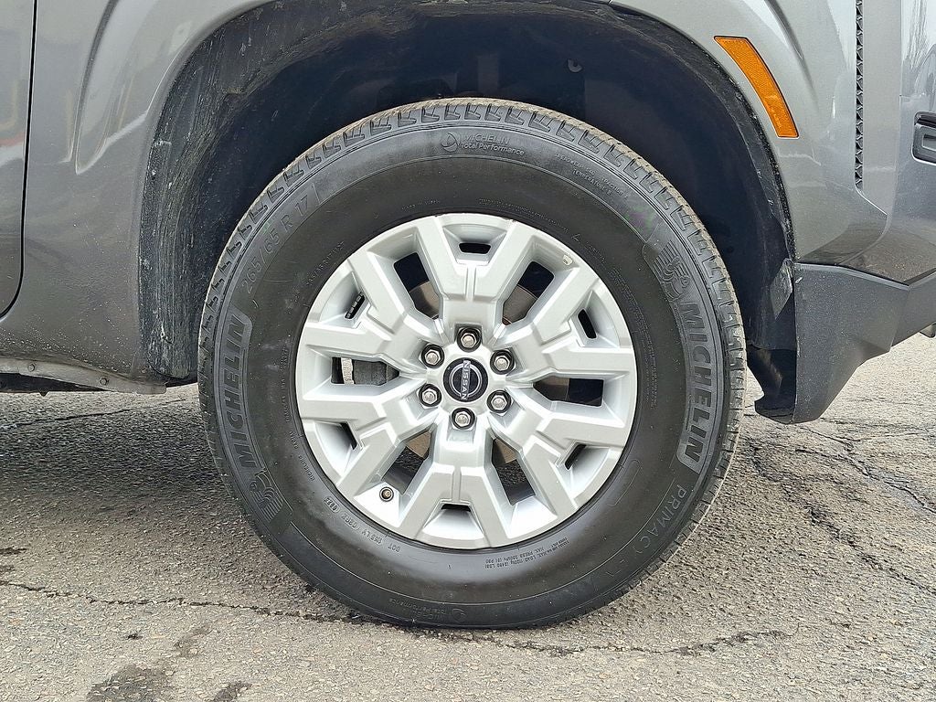 2023 Nissan Frontier SV