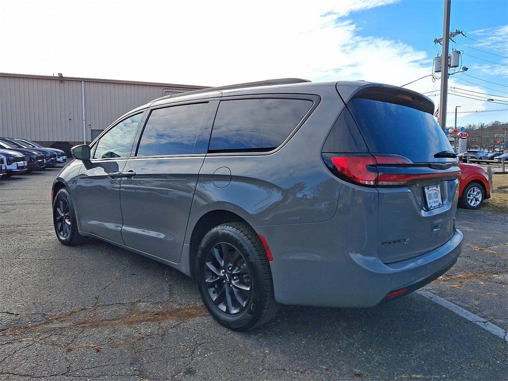 2022 Chrysler Pacifica Touring L