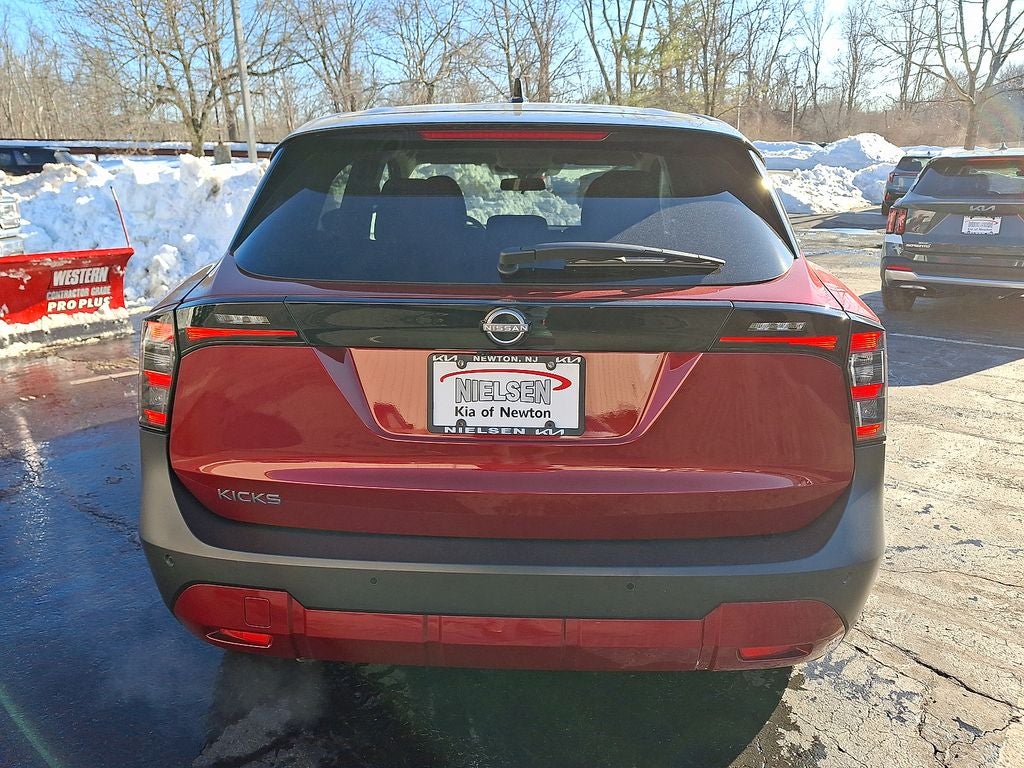 2025 Nissan Kicks SV