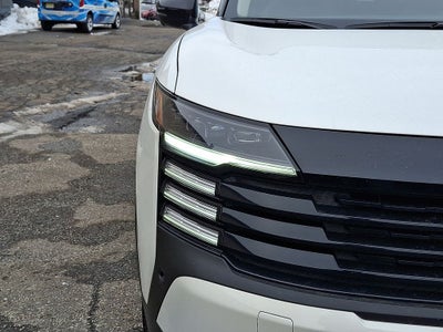 2025 Nissan Kicks SR