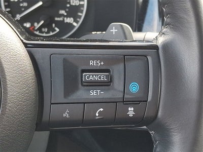 2022 Nissan Pathfinder SV