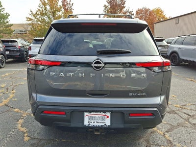 2022 Nissan Pathfinder SV