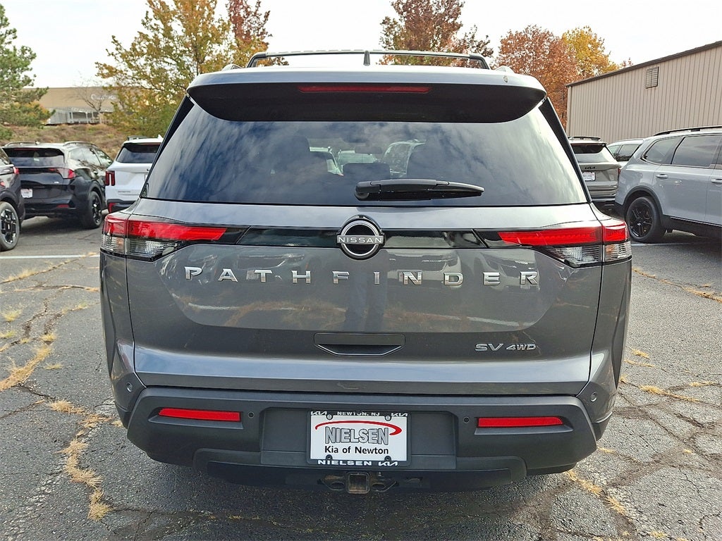 2022 Nissan Pathfinder SV