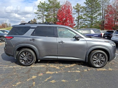 2022 Nissan Pathfinder SV