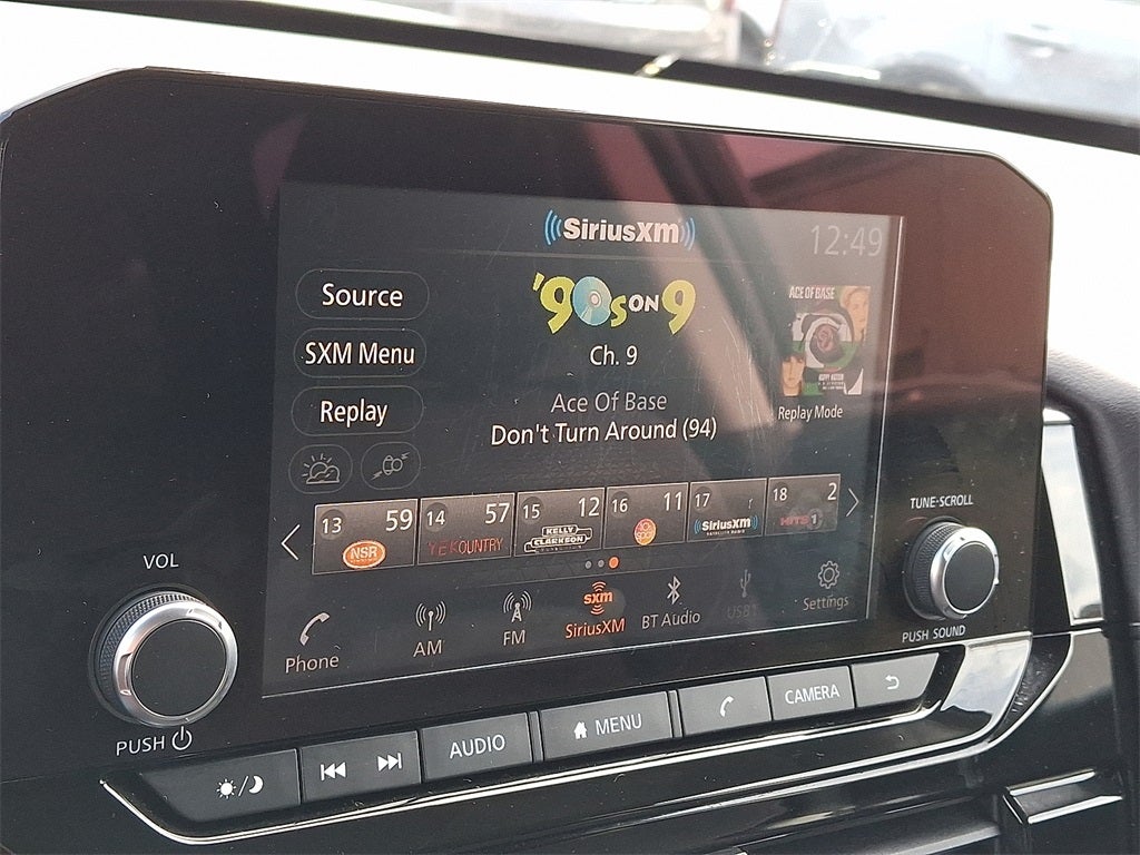 2022 Nissan Pathfinder SV