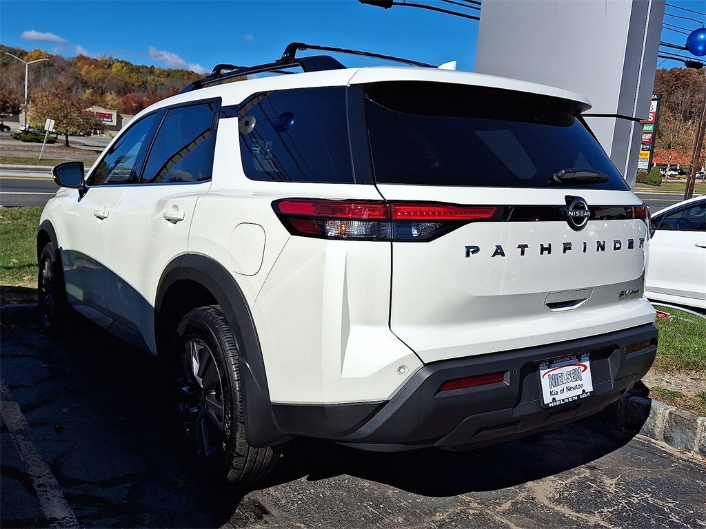 2024 Nissan Pathfinder SV 4WD
