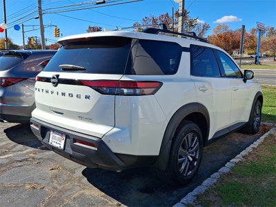 2024 Nissan Pathfinder SV 4WD