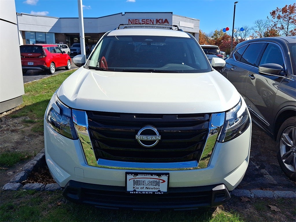 2024 Nissan Pathfinder SV 4WD