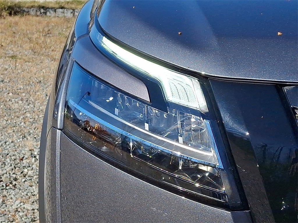 2024 Nissan Pathfinder SL 4WD