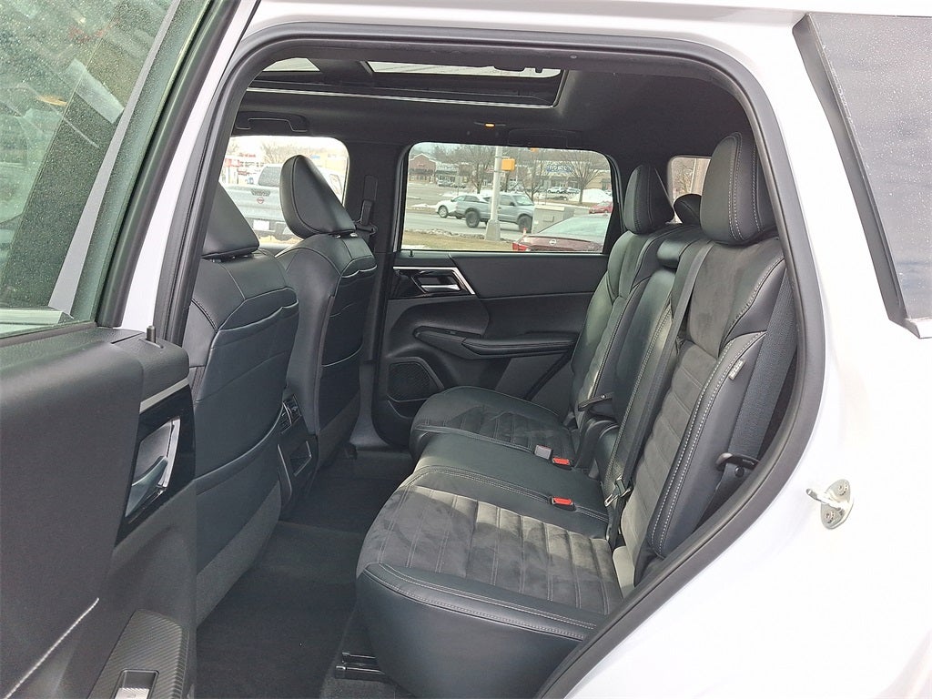 2022 Mitsubishi Outlander Black Edition AWD