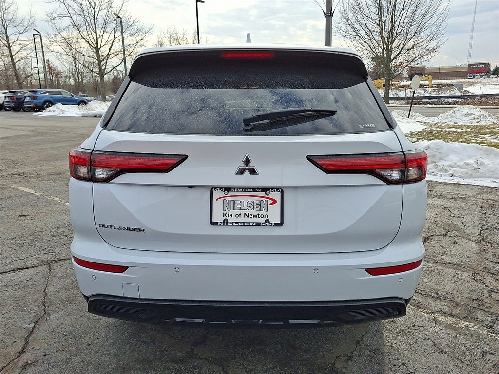 2022 Mitsubishi Outlander Black Edition AWD
