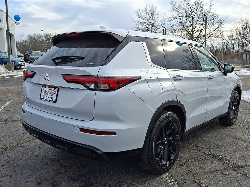 2022 Mitsubishi Outlander Black Edition AWD