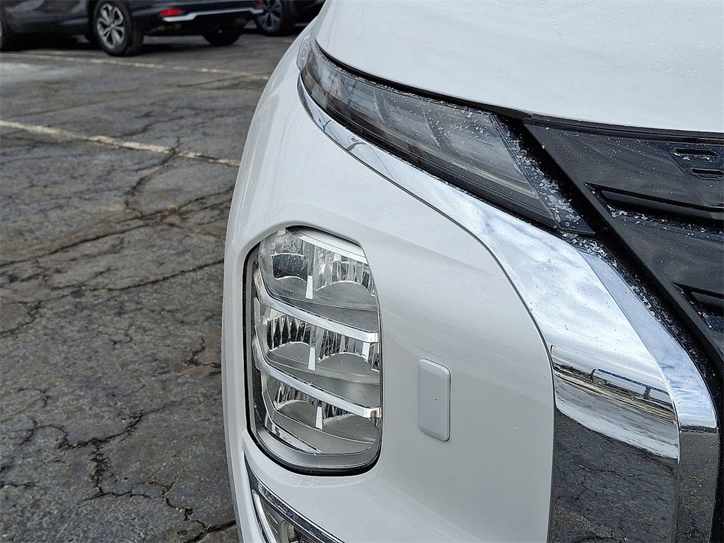 2022 Mitsubishi Outlander Black Edition AWD